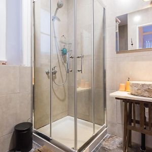 Suite met een Slaapkamer en een King Size Bed